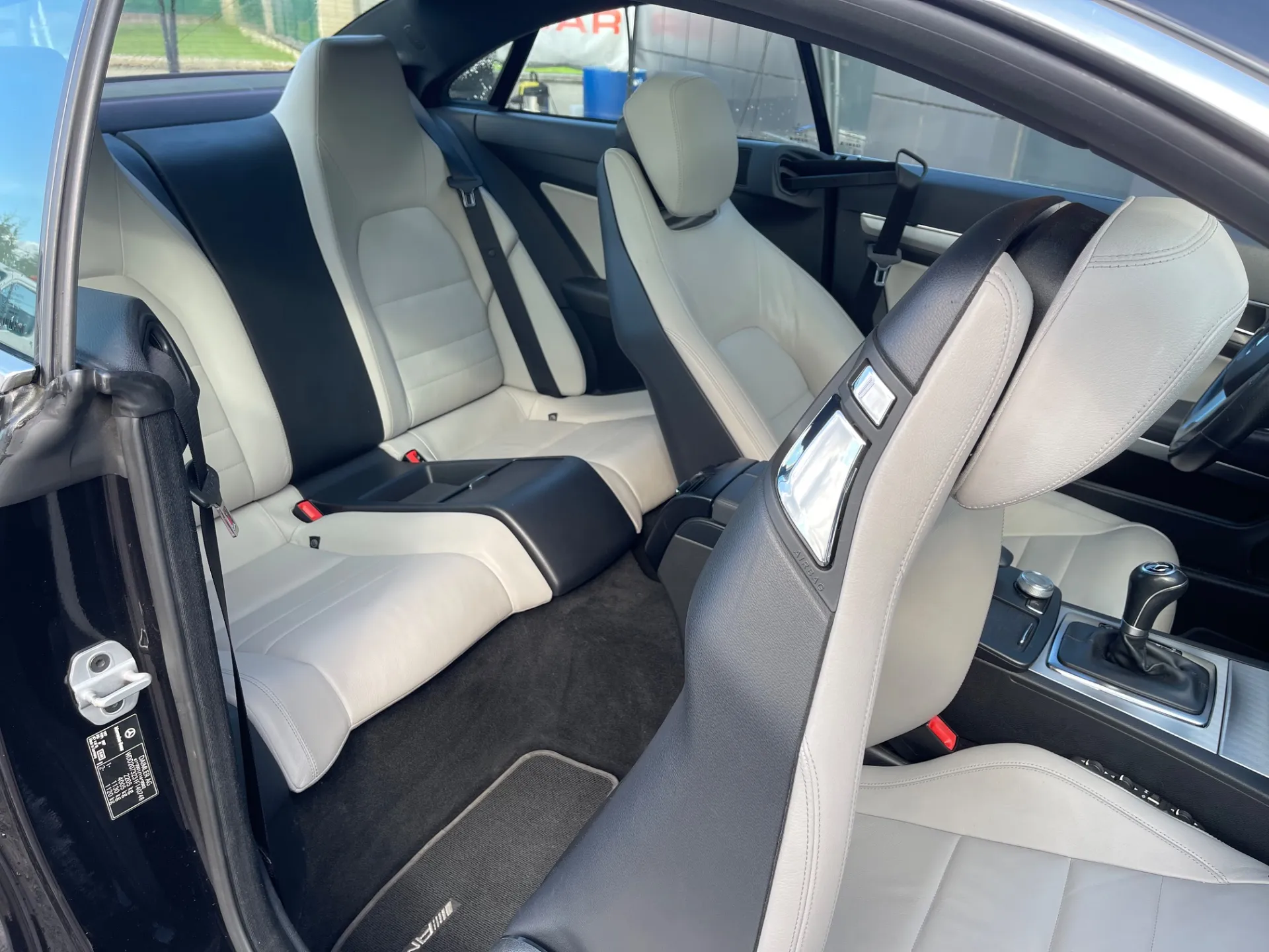 MERCEDES-BENZ CLASSE E350CDI 3.0l V6 265cv 7G-TRONIC PACK AMG / TOIT OUVRANT / CUIR BLANC - Photo 7