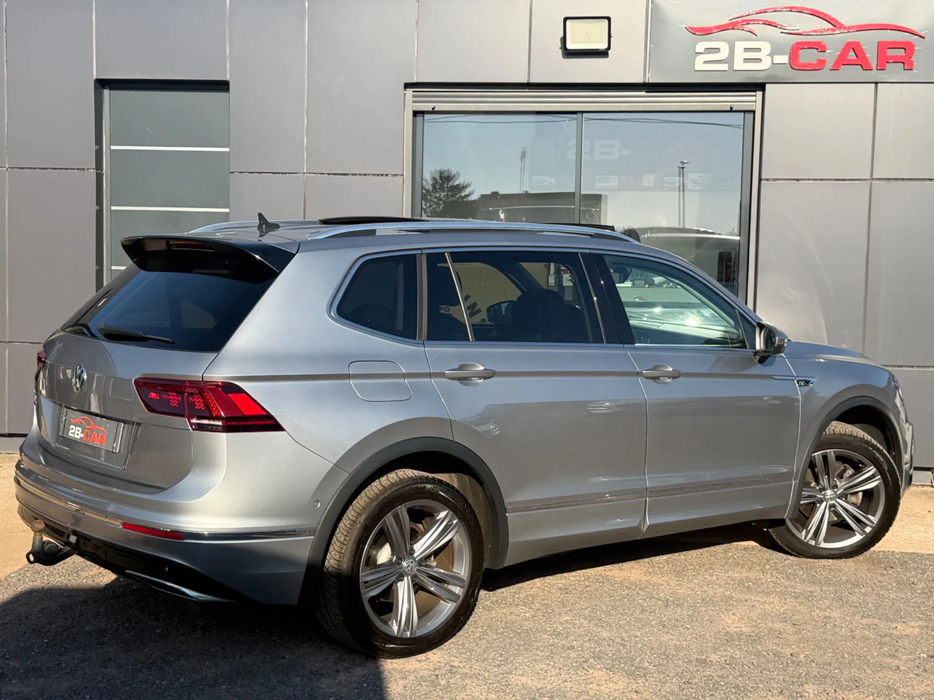 VOLKSWAGEN TIGUAN R-LINE ALLSPACE 2.0 TDI 150CV DSG7, 1ère main, FULL SUIVIT VW - Photo 4