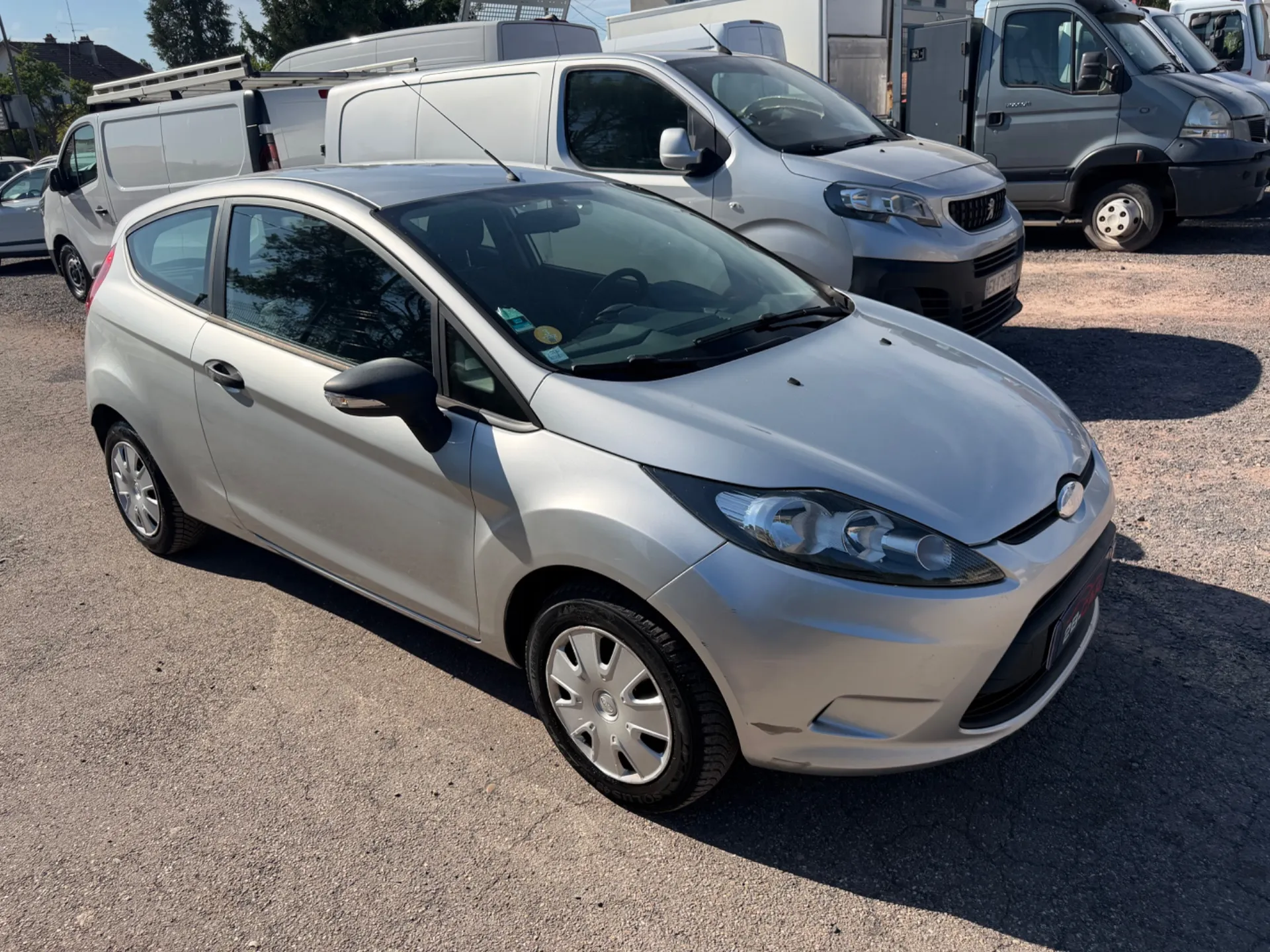 Ford Fiesta 1.4 TDCI 70cv Économique / Fiable / Très propre / Kit distribution Ok / Climatisation ok - Photo 11