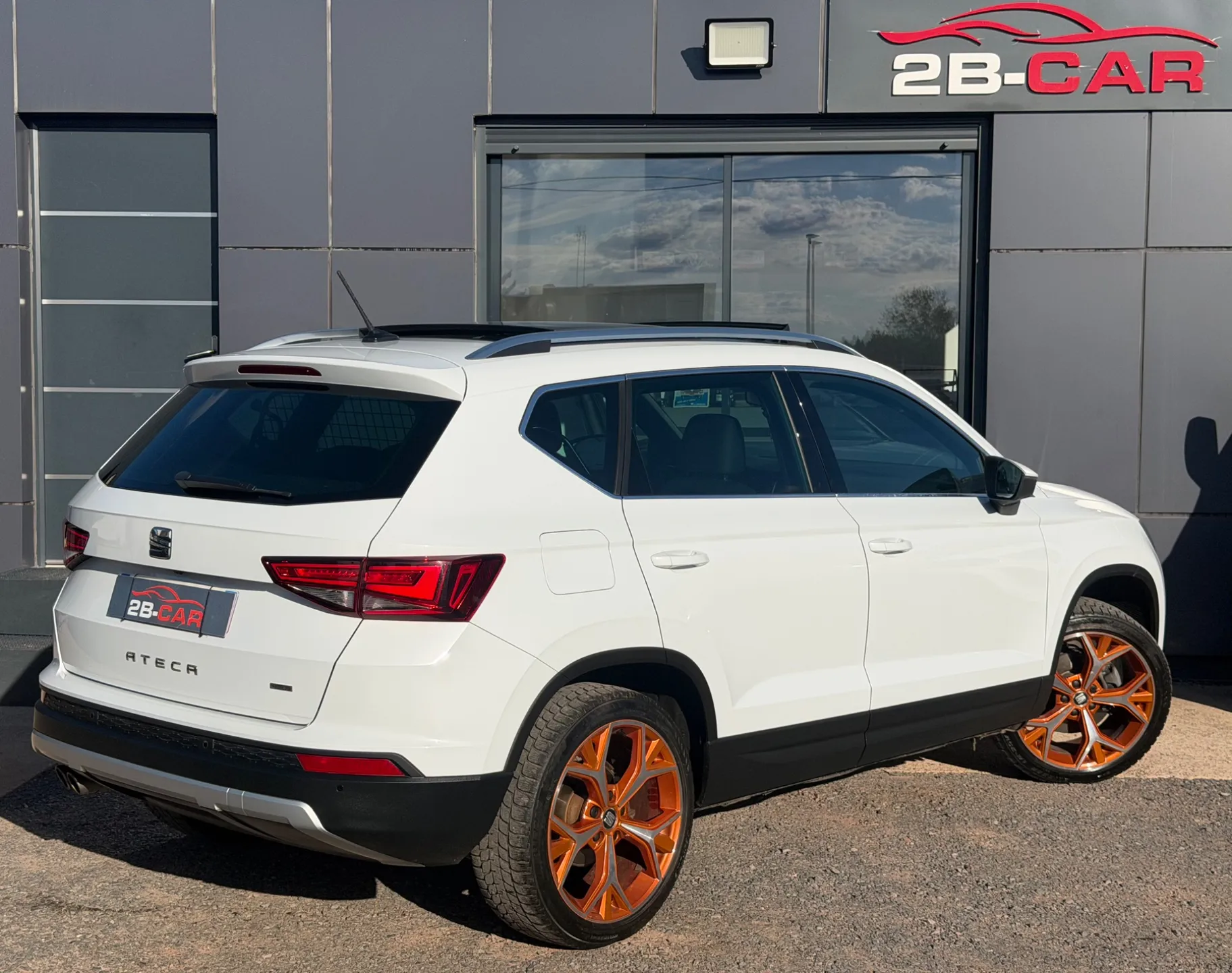 SEAT ATECA 4DRIVE 2.0 TDI 150cv XCELLENCE / 1ÈRE MAIN / KIT DISTRIBUTION NEUF / 4x4 - Photo 7