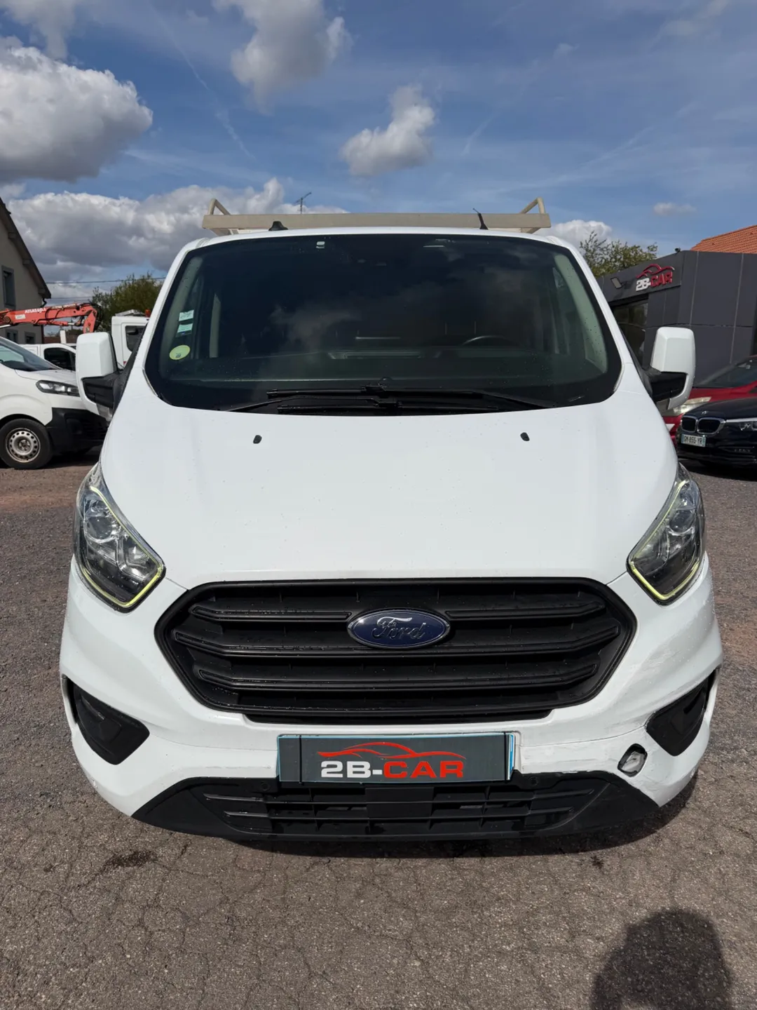 Ford Transit Custom Fourgon L2H1 2.0 TDCI 130cv BVM6 / Galerie Aluminium / Crochet d’attelage mixte / Habillage bois / Caméra de recul / CarPlay - Photo 11
