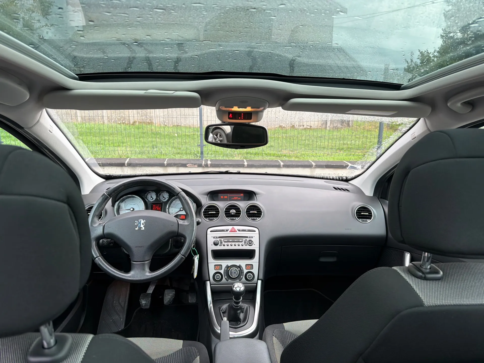 Peugeot 308 1.6l HDI 110cv Féline, 1ère Main, Excellent État général, Kit distribution neuf, 5 portes, Attelage, Climatisation, Sièges chauffants, Régulateur etc - Photo 11