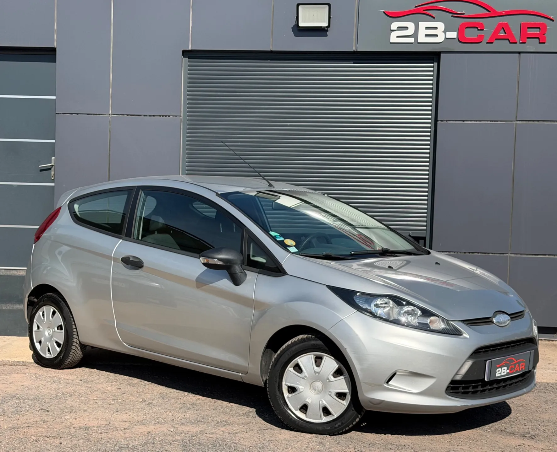 Ford Fiesta 1.4 TDCI 70cv Économique / Fiable / Très propre / Kit distribution Ok / Climatisation ok - Photo 1