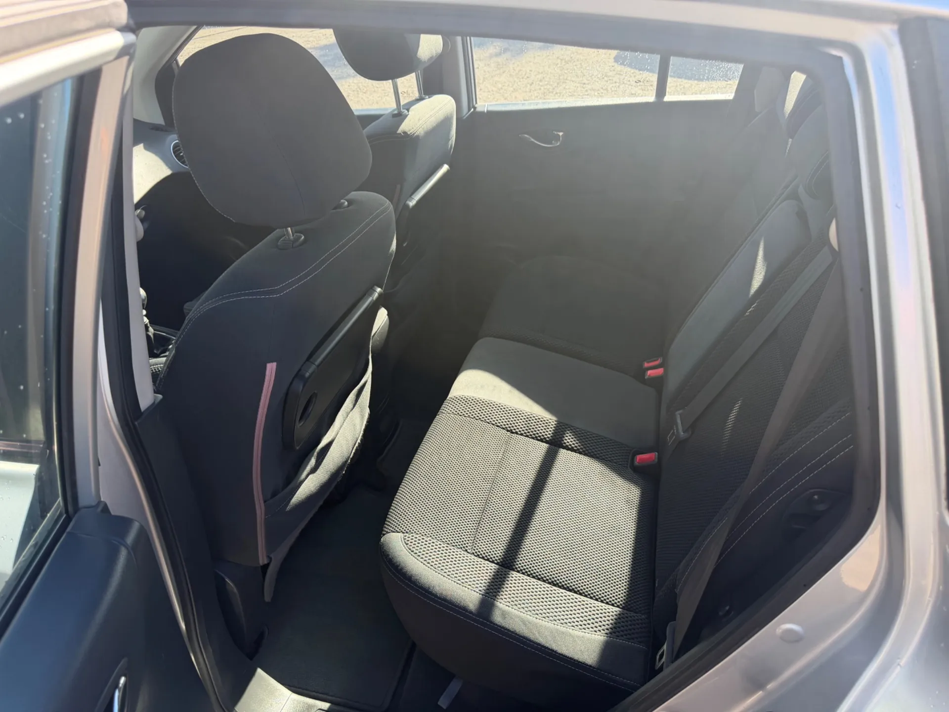 Renault Koleos 4x4 / 2.0 DCI 150cv / 1ère main / Suivit Renault / Très propre / Attelage - Photo 9