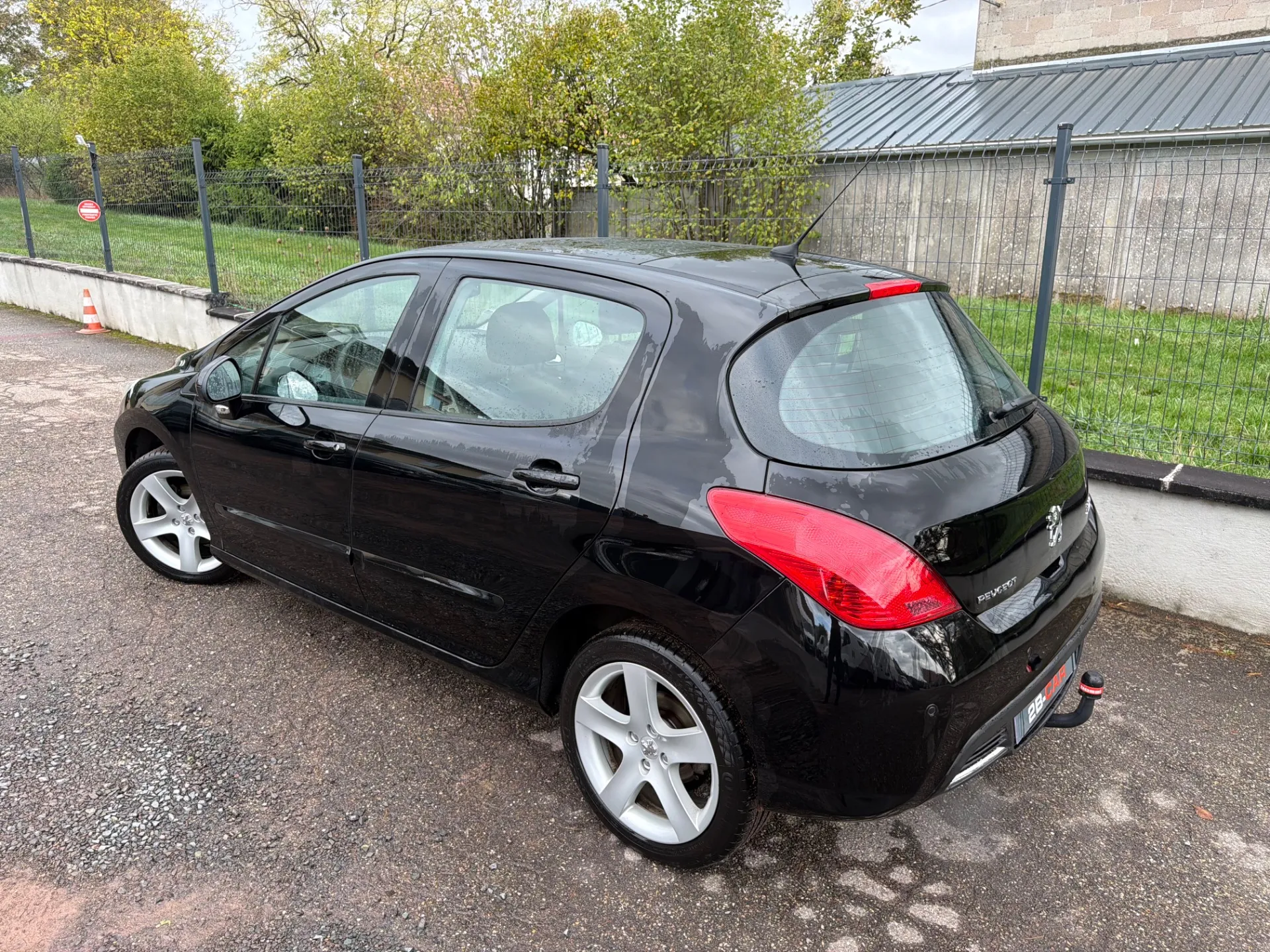 Peugeot 308 1.6l HDI 110cv Féline, 1ère Main, Excellent État général, Kit distribution neuf, 5 portes, Attelage, Climatisation, Sièges chauffants, Régulateur etc - Photo 15