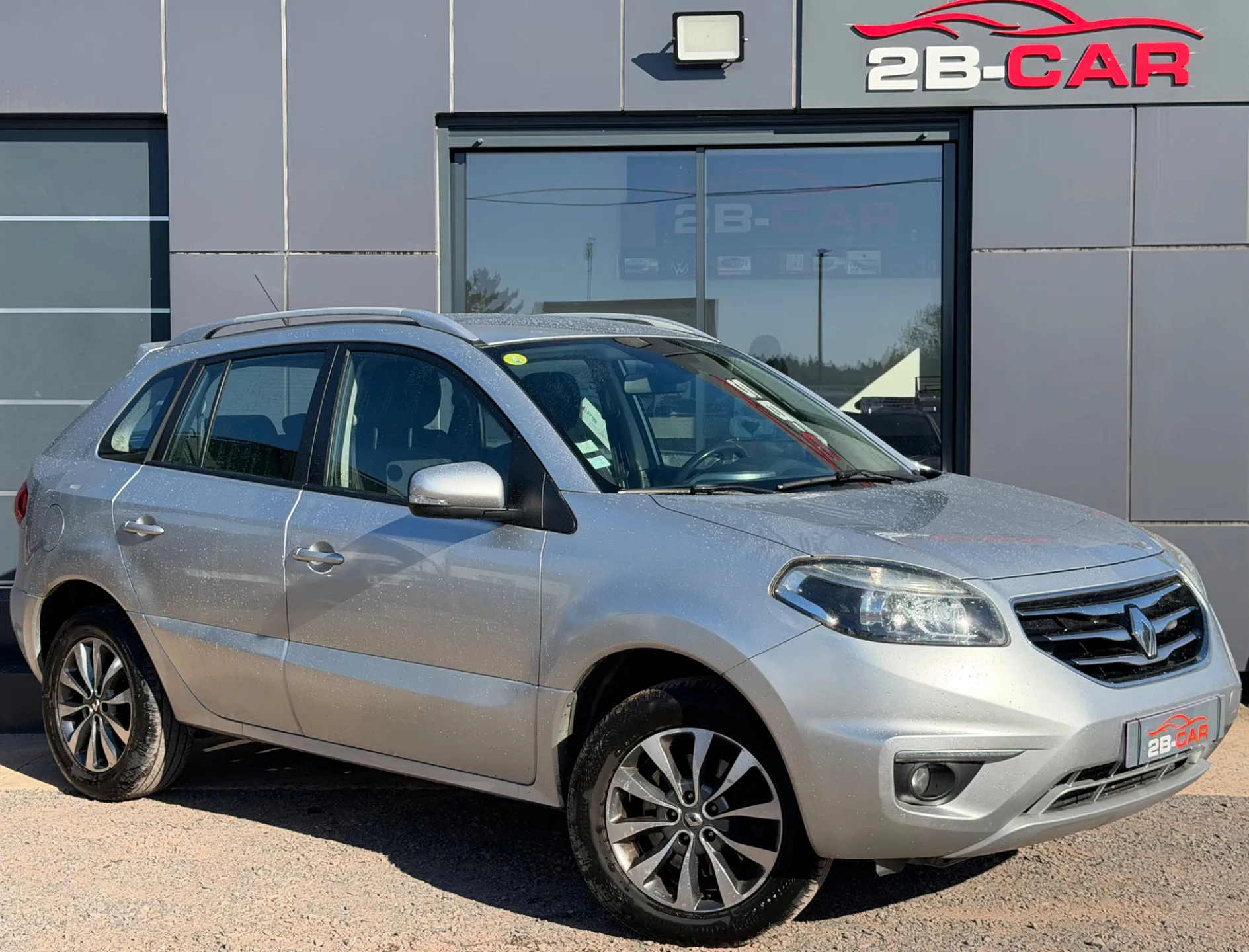 Renault Koleos 4x4 / 2.0 DCI 150cv / 1ère main / Suivit Renault / Très propre / Attelage - Photo 4