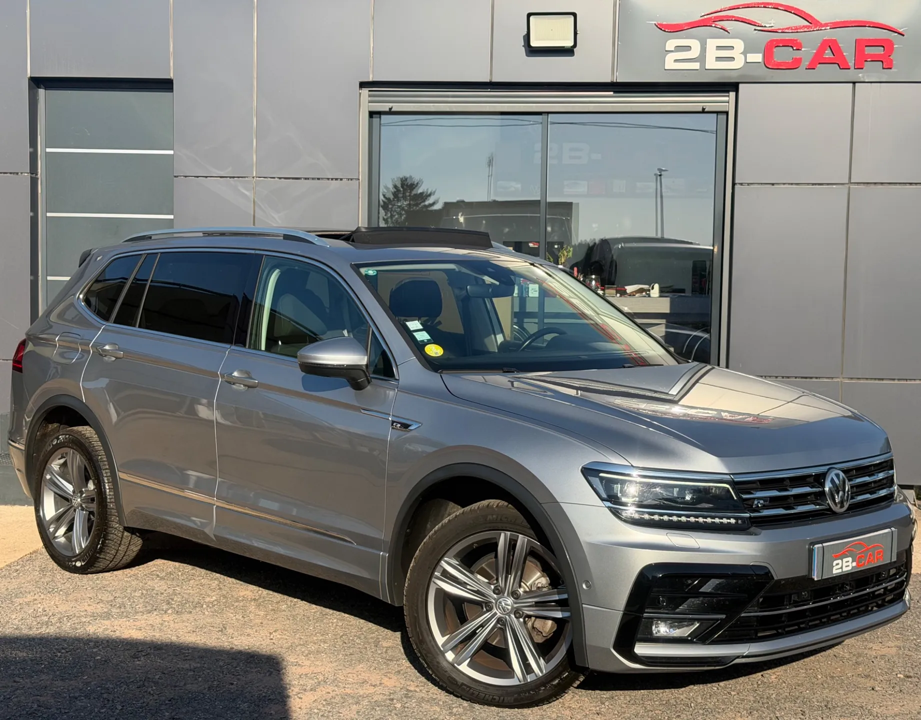 VOLKSWAGEN TIGUAN R-LINE ALLSPACE 2.0 TDI 150CV DSG7, 1ère main, FULL SUIVIT VW - Photo 2