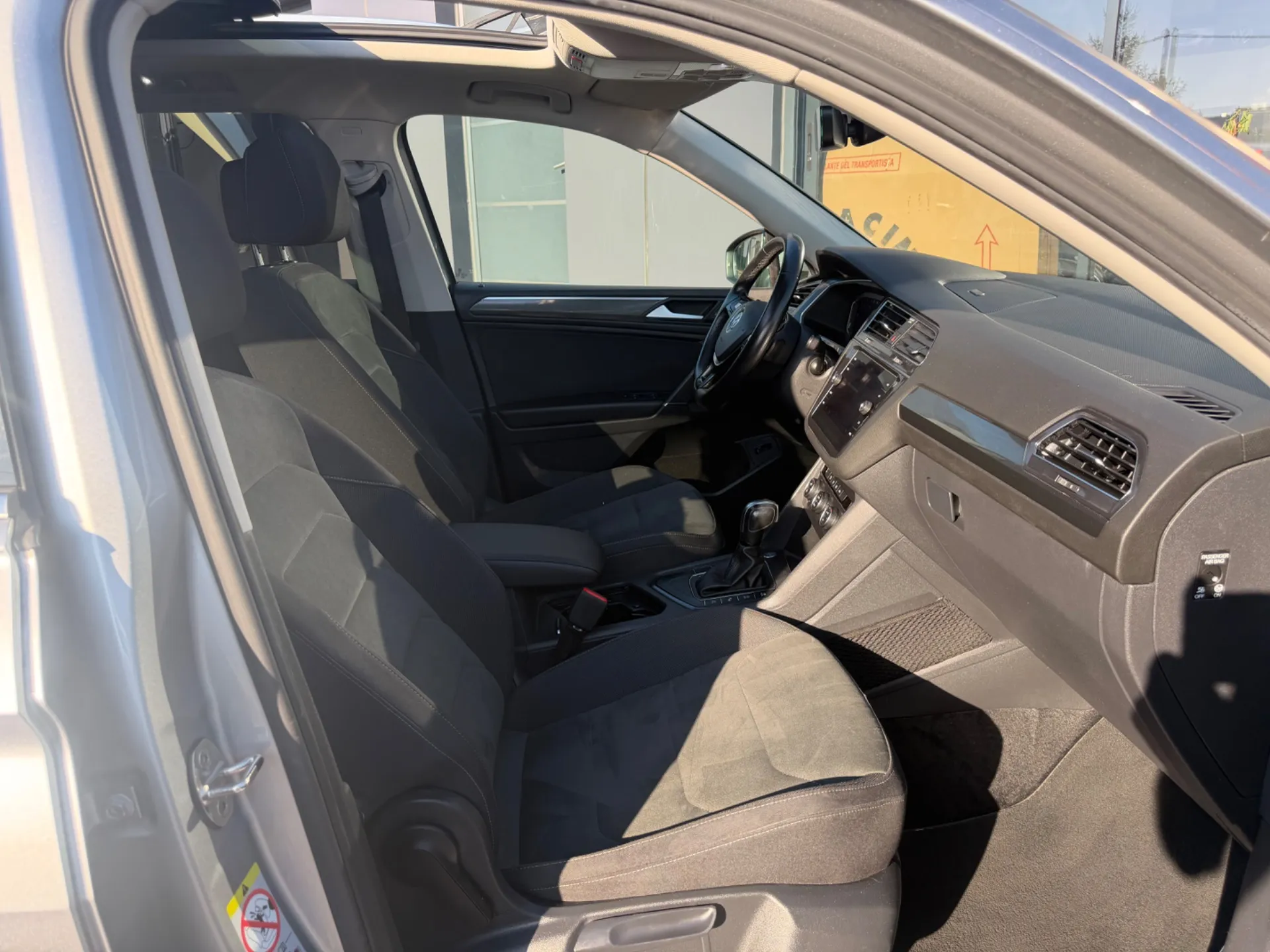 VOLKSWAGEN TIGUAN R-LINE ALLSPACE 2.0 TDI 150CV DSG7, 1ère main, FULL SUIVIT VW - Photo 5