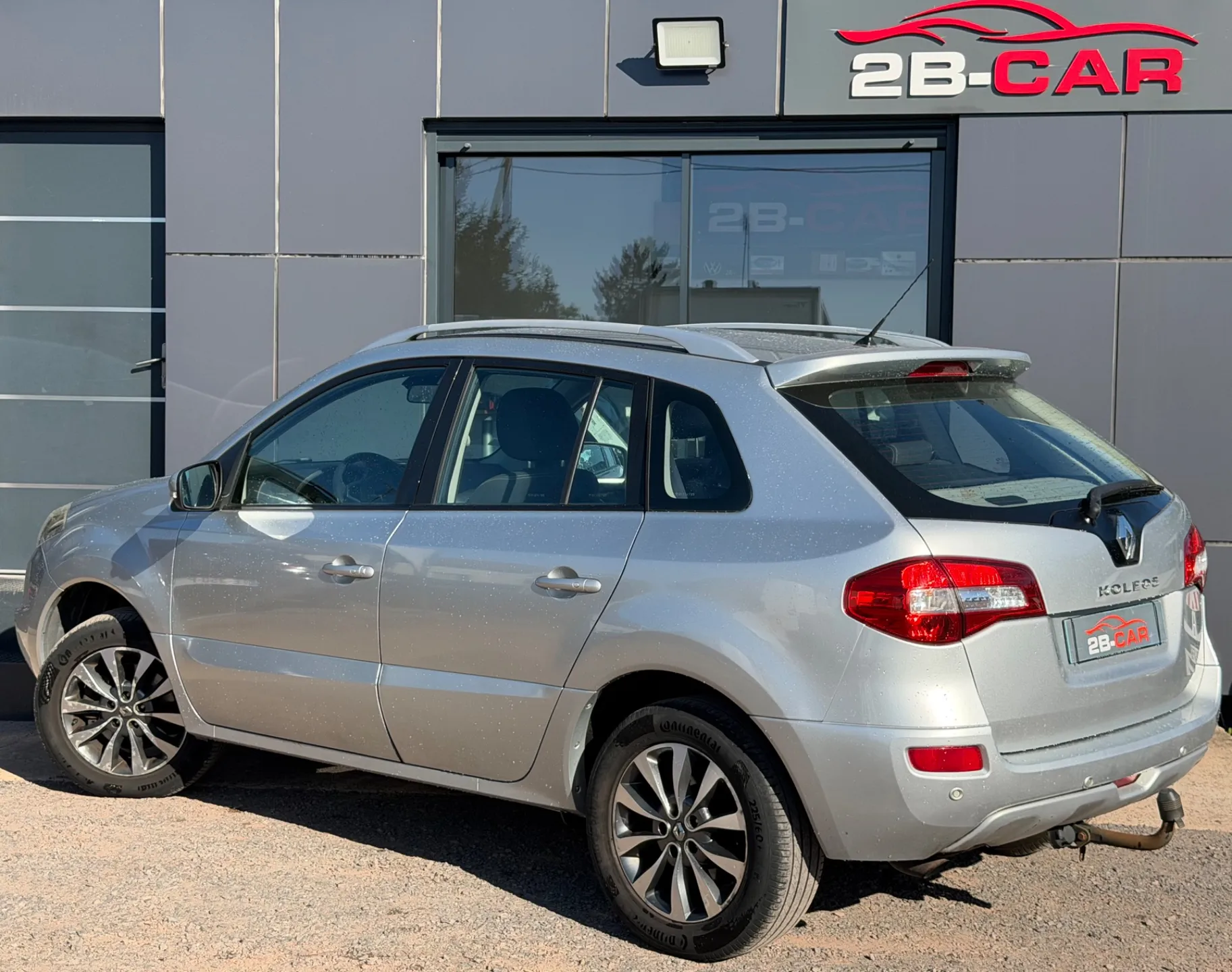 Renault Koleos 4x4 / 2.0 DCI 150cv / 1ère main / Suivit Renault / Très propre / Attelage - Photo 5