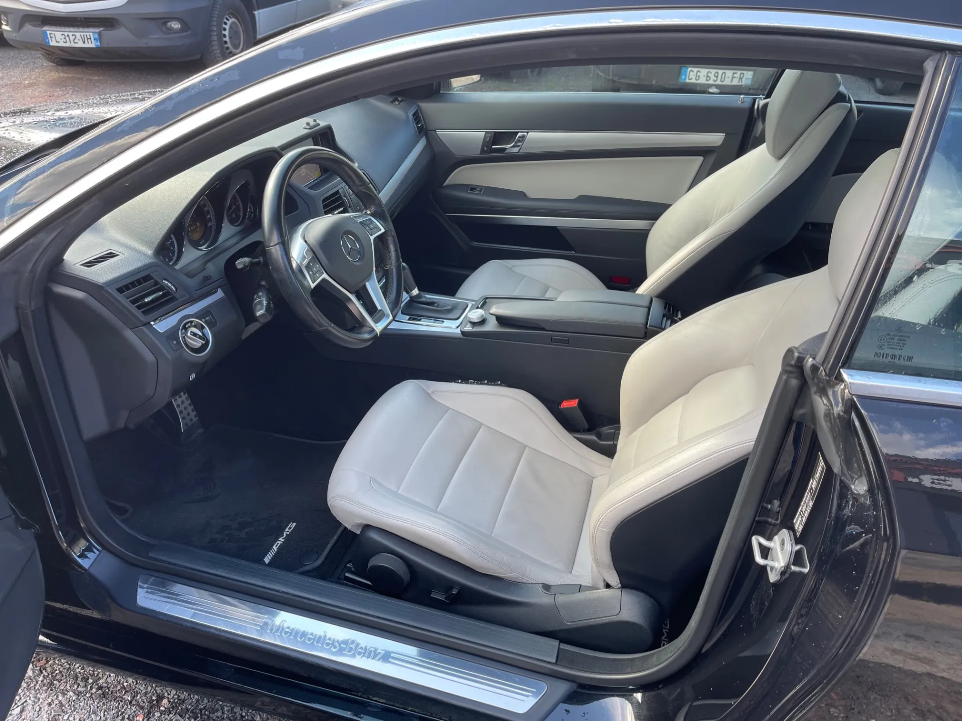 MERCEDES-BENZ CLASSE E350CDI 3.0l V6 265cv 7G-TRONIC PACK AMG / TOIT OUVRANT / CUIR BLANC - Photo 13