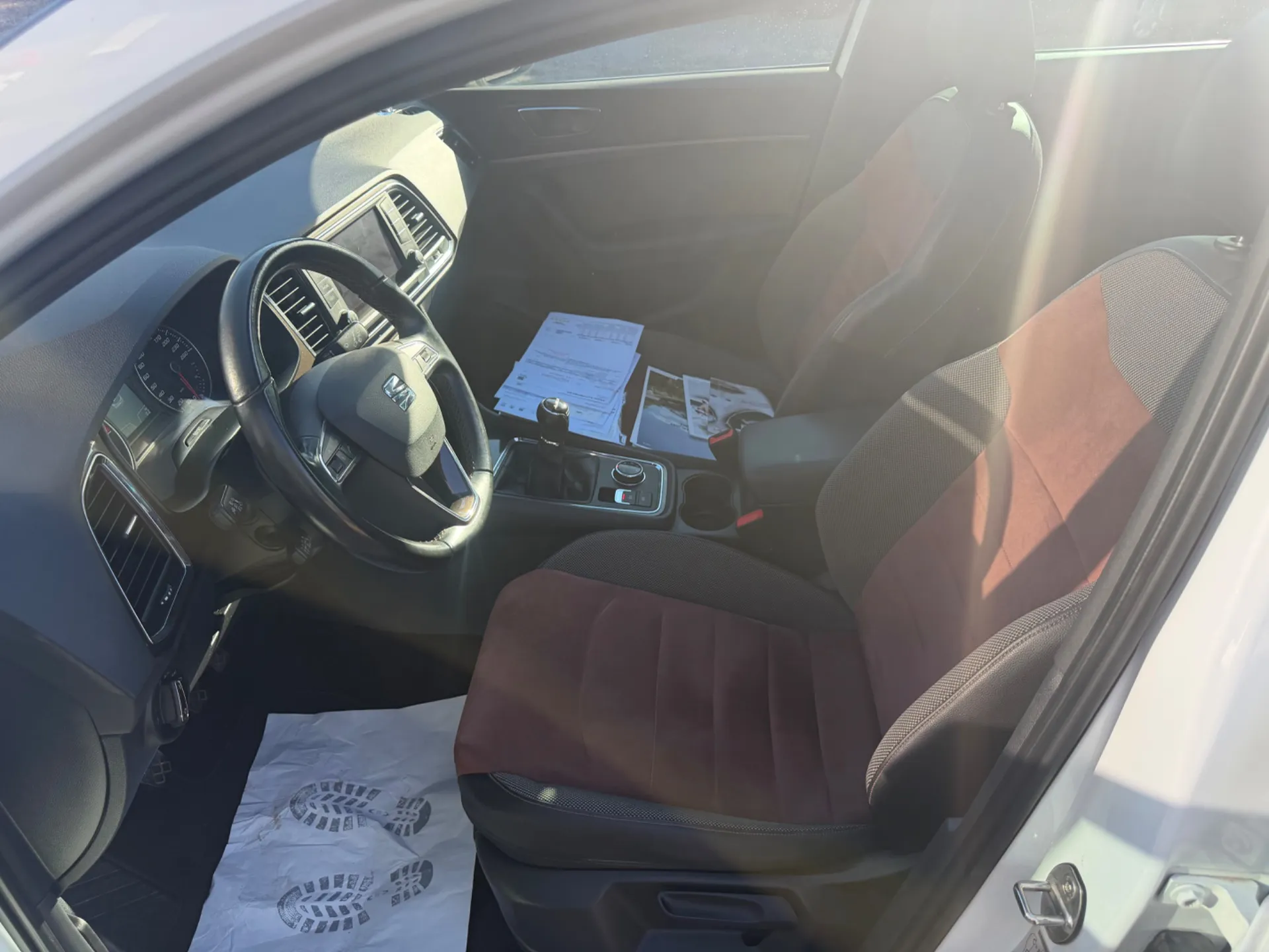 SEAT ATECA 4DRIVE 2.0 TDI 150cv XCELLENCE / 1ÈRE MAIN / KIT DISTRIBUTION NEUF / 4x4 - Photo 16