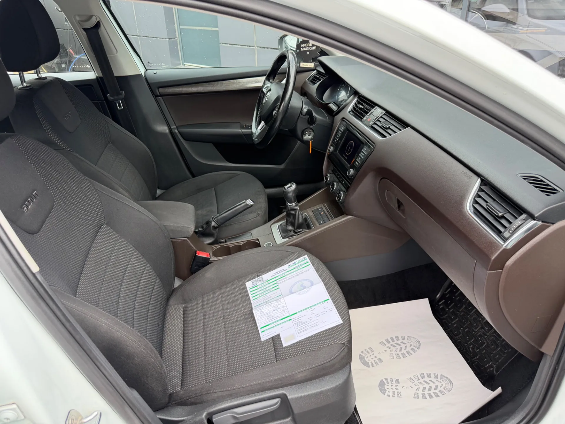 Skoda Octavia Scout 2.0 TDI 150cv 4Motion / 4x4 / Break / Très bon état / Kit distribution neuf - Photo 5