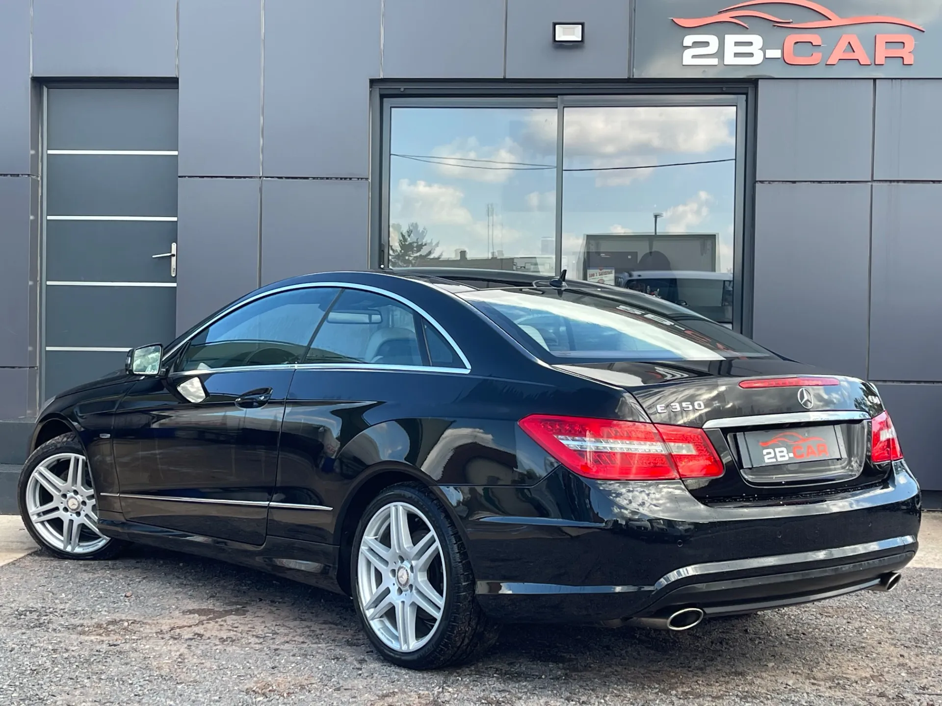 MERCEDES-BENZ CLASSE E350CDI 3.0l V6 265cv 7G-TRONIC PACK AMG / TOIT OUVRANT / CUIR BLANC - Photo 4