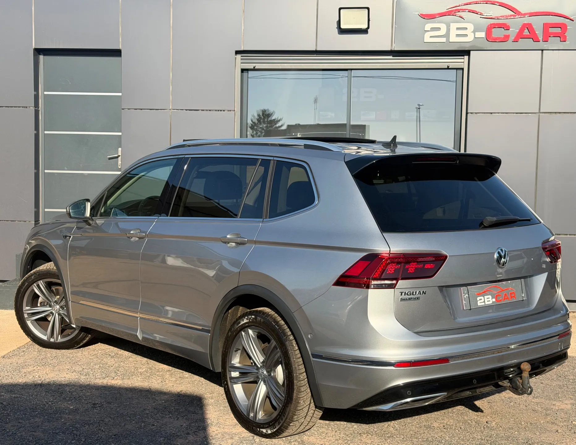 VOLKSWAGEN TIGUAN R-LINE ALLSPACE 2.0 TDI 150CV DSG7, 1ère main, FULL SUIVIT VW - Photo 3