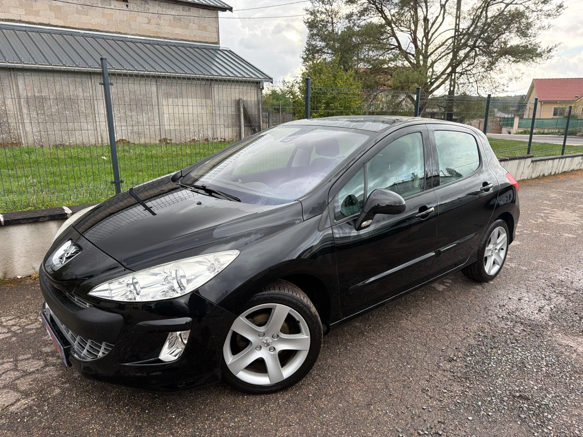Peugeot 308 1.6l HDI 110cv Féline, 1ère Main, Excellent État général, Kit distribution neuf, 5 portes, Attelage, Climatisation, Sièges chauffants, Régulateur etc - Photo 12