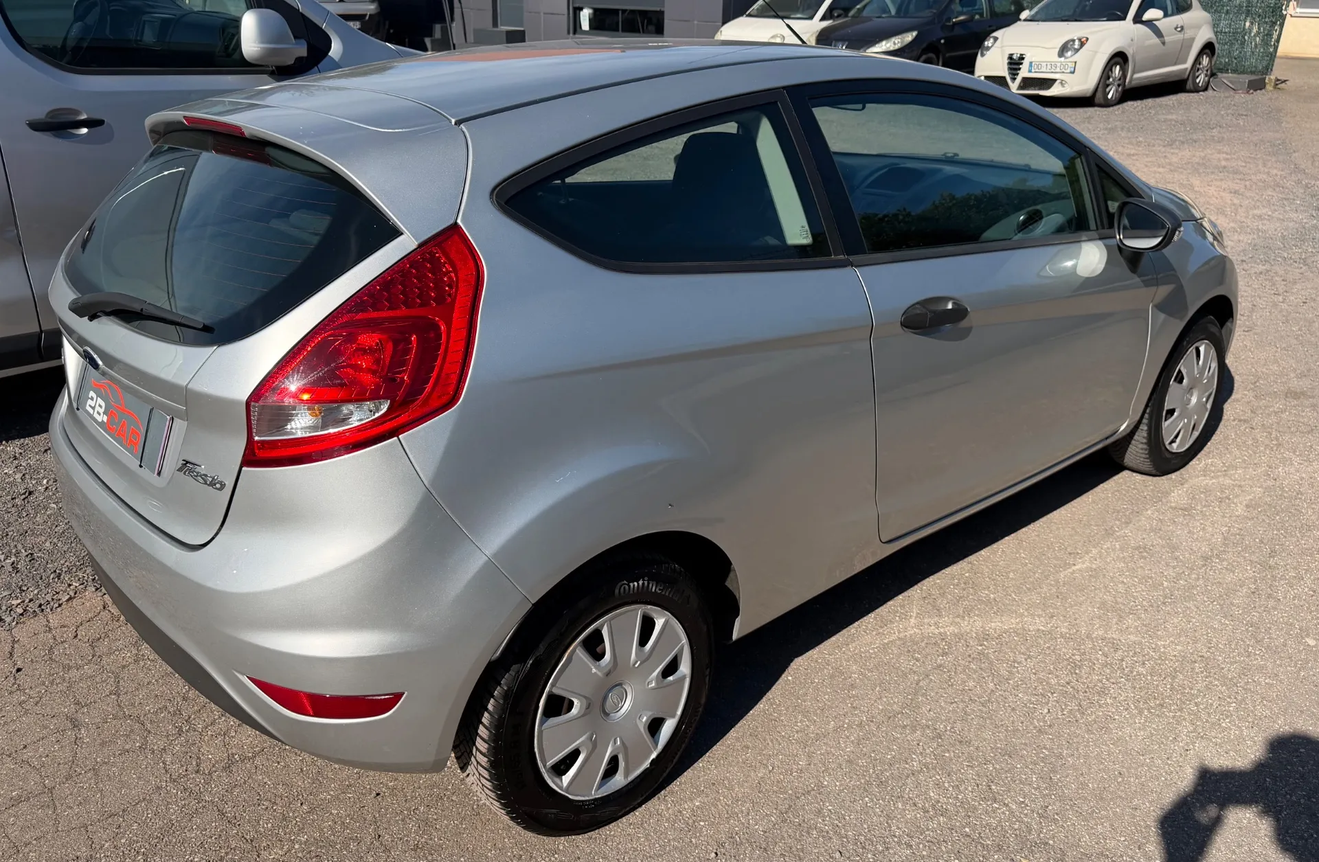 Ford Fiesta 1.4 TDCI 70cv Économique / Fiable / Très propre / Kit distribution Ok / Climatisation ok - Photo 12