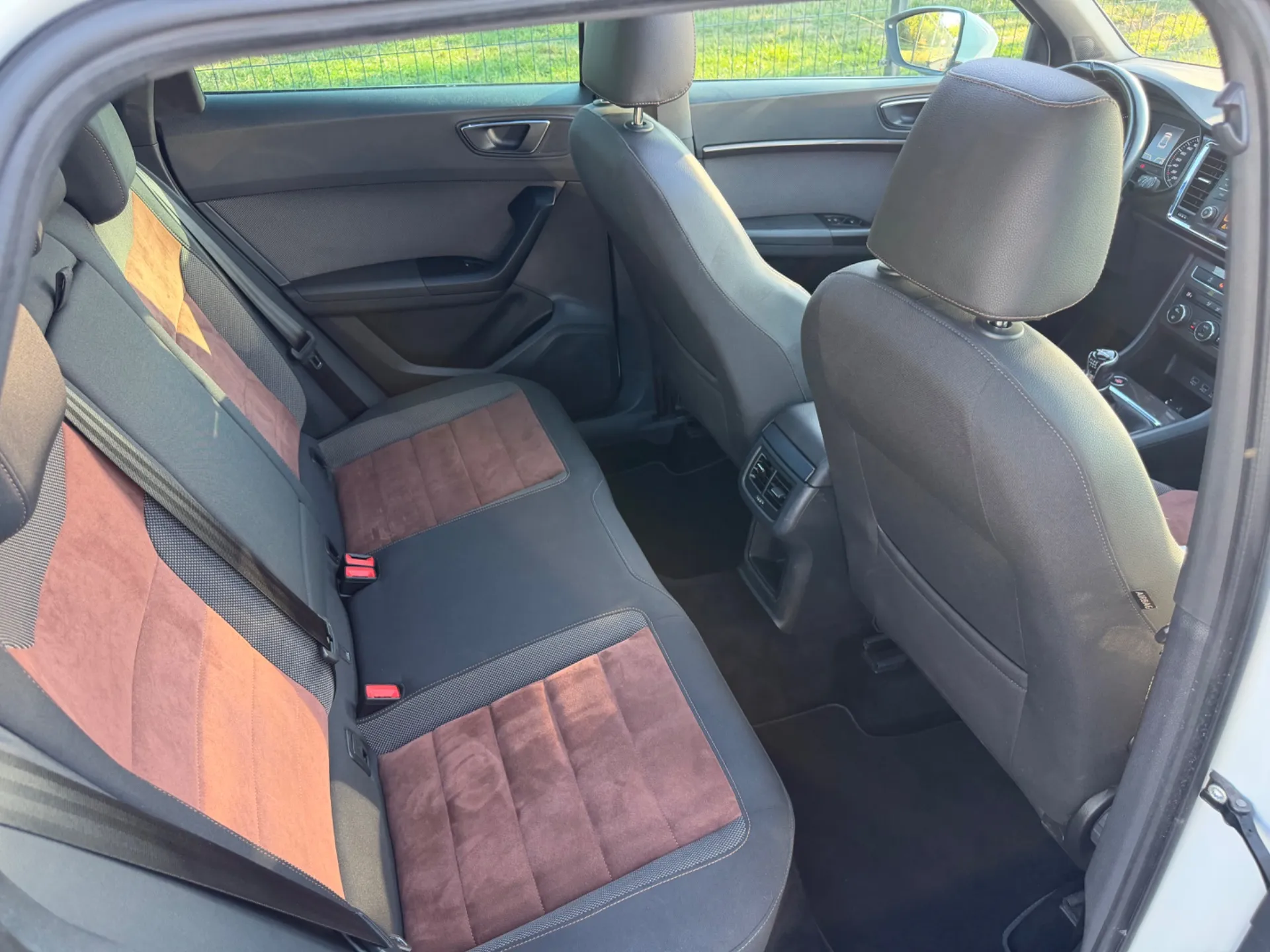 SEAT ATECA 4DRIVE 2.0 TDI 150cv XCELLENCE / 1ÈRE MAIN / KIT DISTRIBUTION NEUF / 4x4 - Photo 17