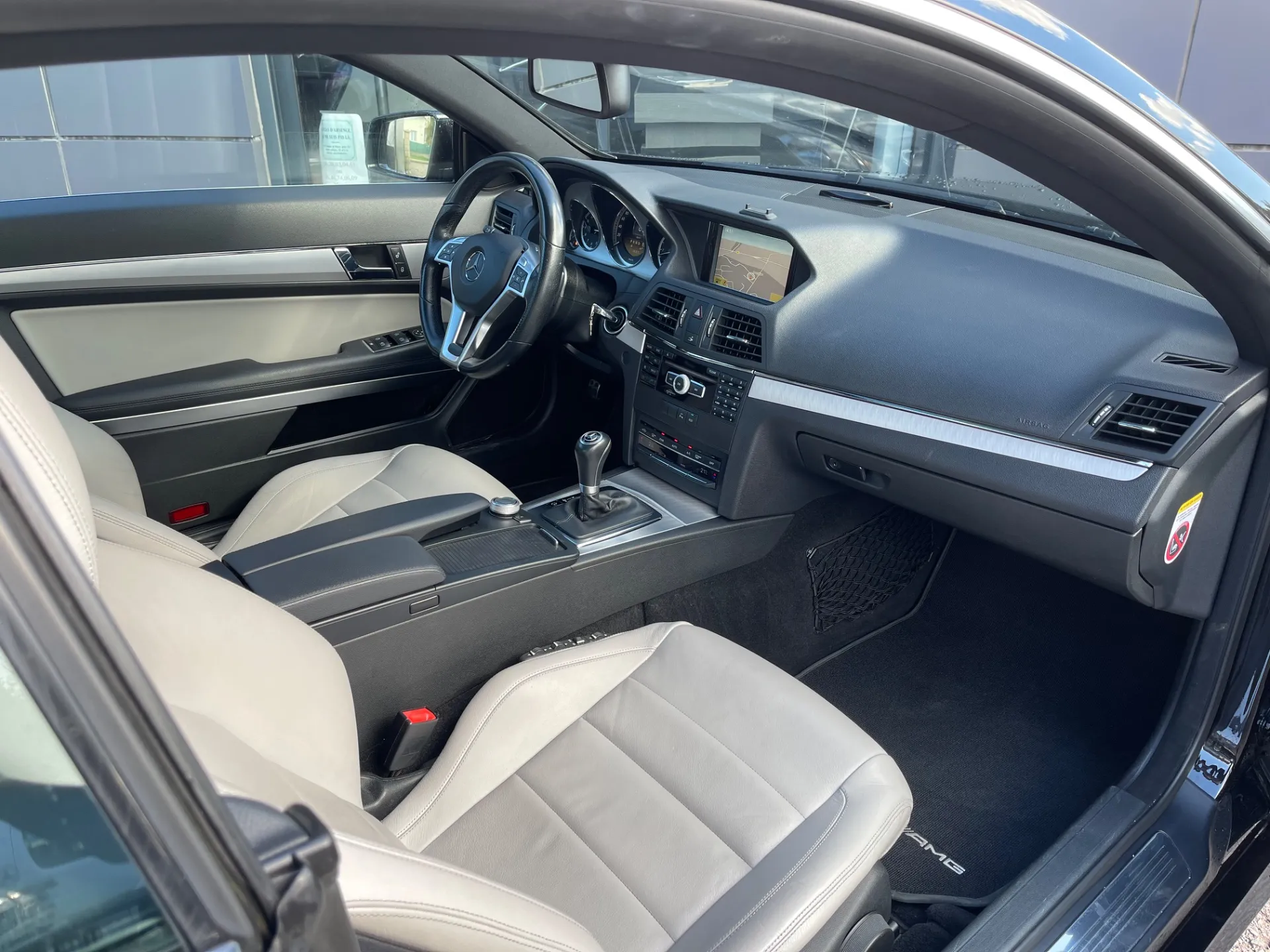 MERCEDES-BENZ CLASSE E350CDI 3.0l V6 265cv 7G-TRONIC PACK AMG / TOIT OUVRANT / CUIR BLANC - Photo 8