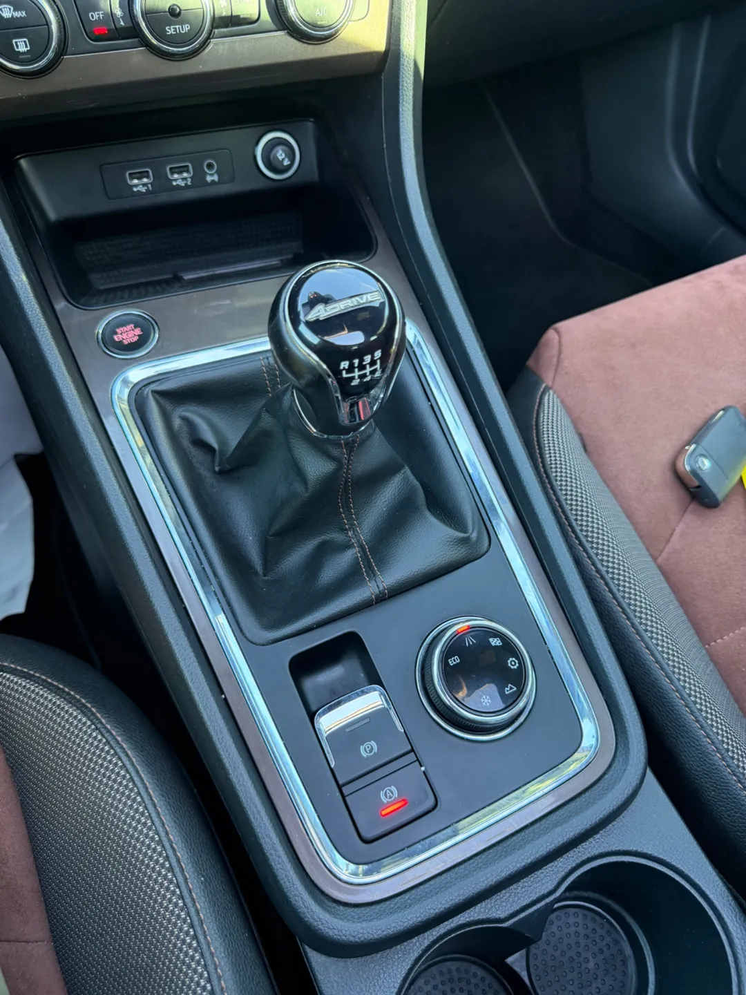 SEAT ATECA 4DRIVE 2.0 TDI 150cv XCELLENCE / 1ÈRE MAIN / KIT DISTRIBUTION NEUF / 4x4 - Photo 23